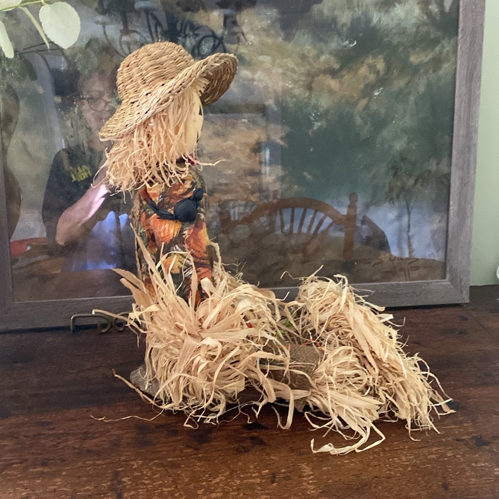 Fall scarecrow - Picture 3 of 6